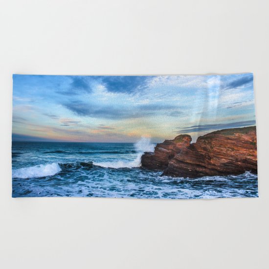 The surf Beach Towel