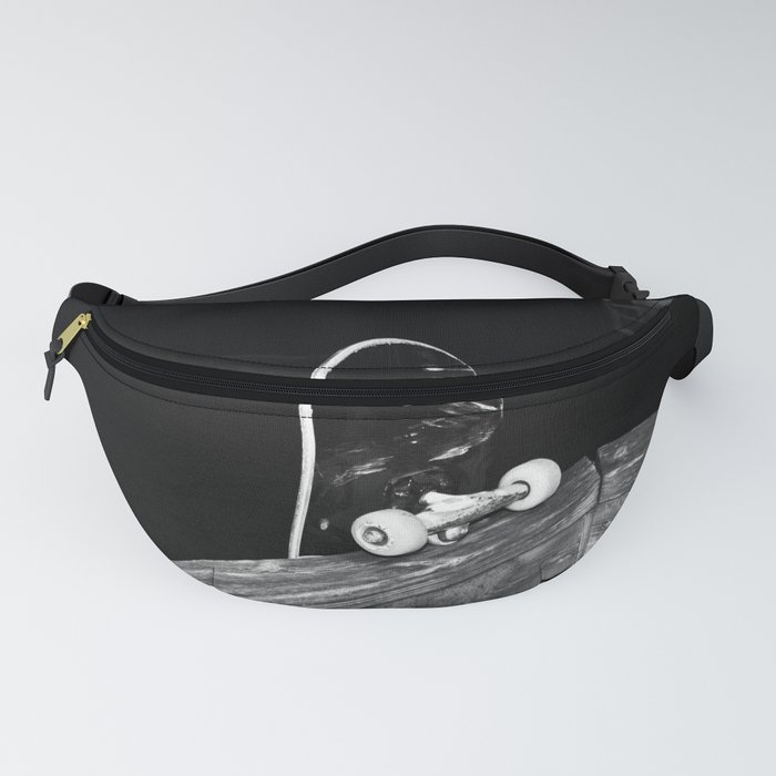 Skateboard fanny pack 2025