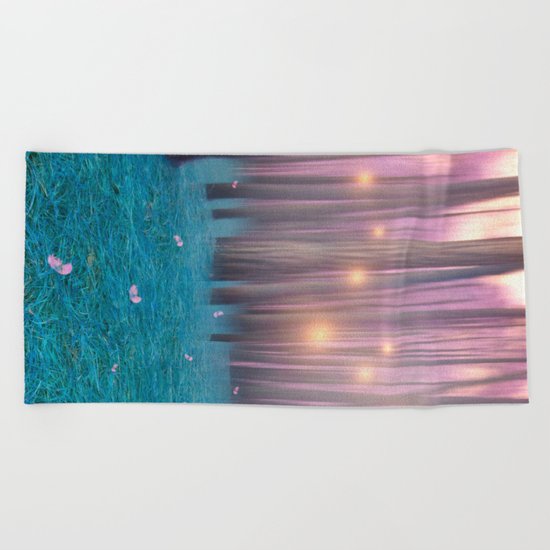 Pink feather dance Beach Towel