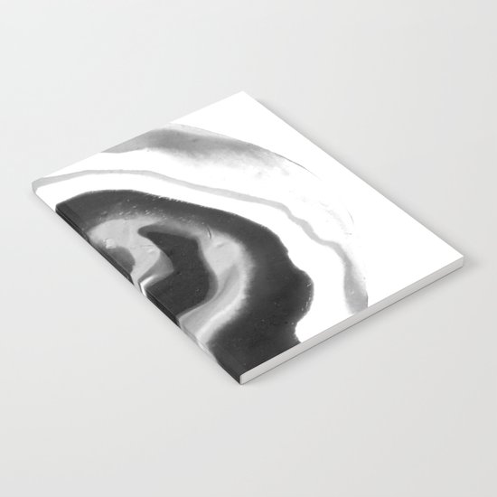 If On A Winter's Night A Traveller Goes to World's End, Marbling Black and White Cirle Notebook