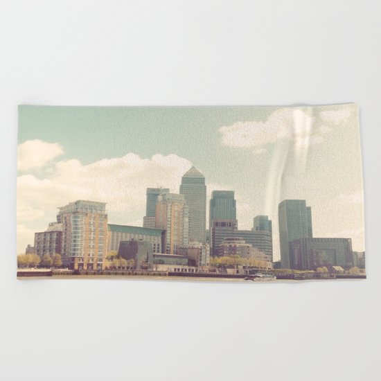 London Skyline Beach Towel