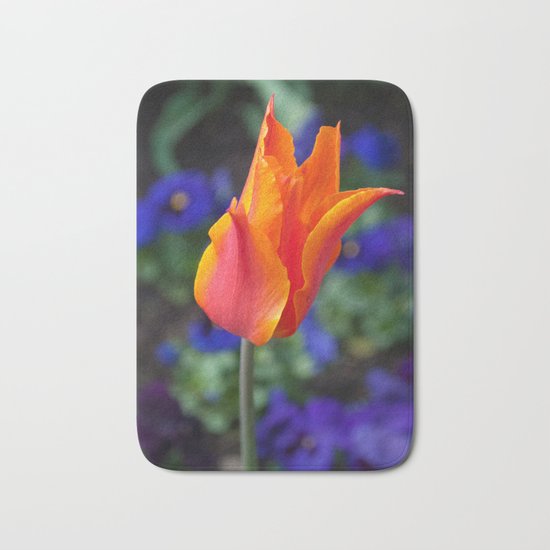 Twisted Tulip Bath Mat