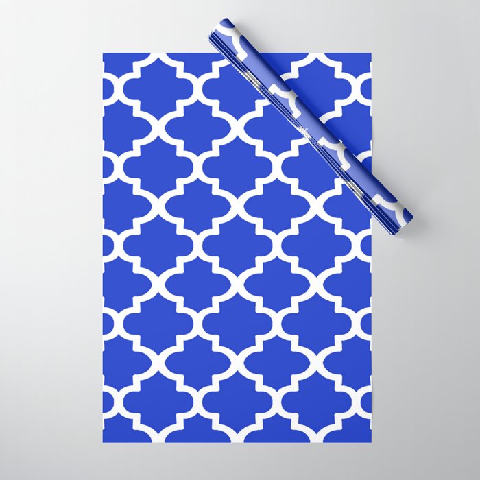 White Quatrefoil Pattern Outline With Royal Blue Background