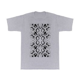 Snake skin texture. black white simple ornament T Shirt