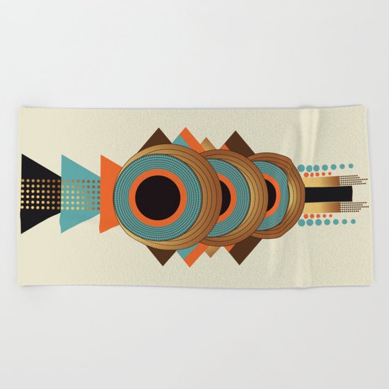 Queen's necklace Beach Towel