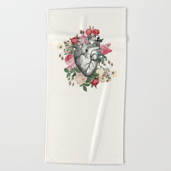 Roses for her Heart Beach Towel