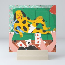 La echadora de cartas Mini Art Print