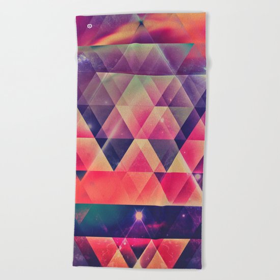 glyssyne pyrymyd Beach Towel