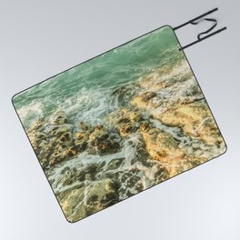 Green Vintage Monochrome Sea Shore, Cliff Rocks and Sea Waves Picnic Blanket