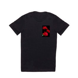 Red roses on black background T Shirt