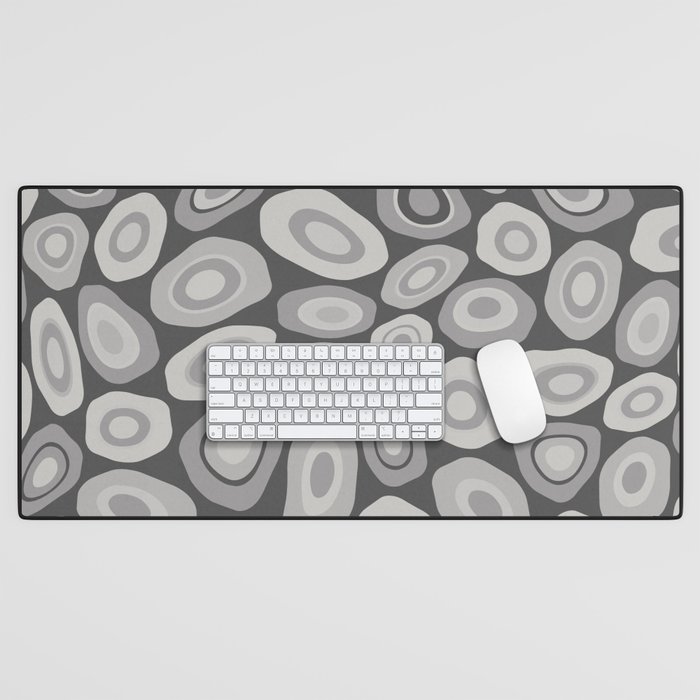 Warped Agate Abstract Monochrome Mineral Pattern in Grey Desk Mat
