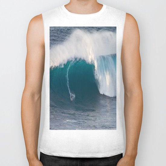 Surfing "Jaws" (Pe'ahi) Biker Tank
