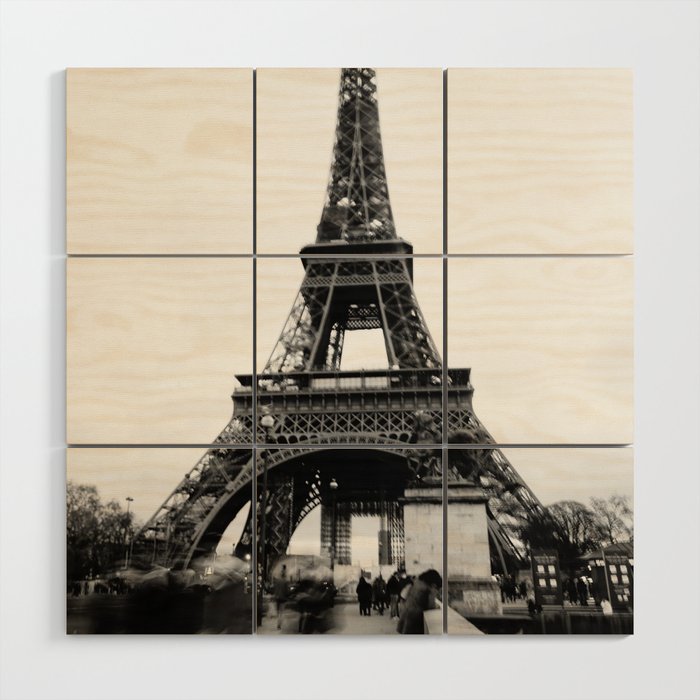 Unfocused Paris Nº13: Blurry Walk to the Eiffel Tower | Out of focus photography  Wood Wall Art