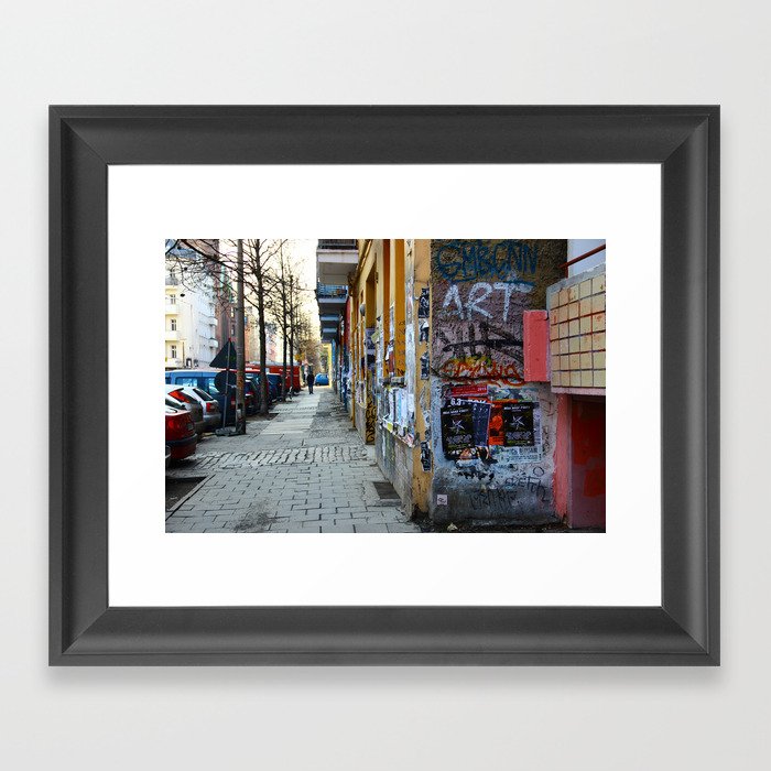BERLIN - Street photography - slap tag Framed Art Print