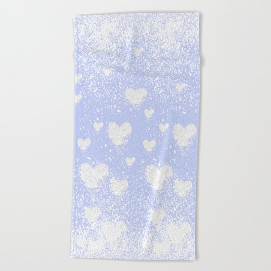 snowing hearts Beach Towel