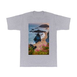 Rocky Oregon Coast T Shirt | Oceanphoto, Photo, Beachhomedecor, Pinkflowers, Oregonparkprint, Color, Officeart, Oceanphotography, Coastalview, Pacificnorthwest 