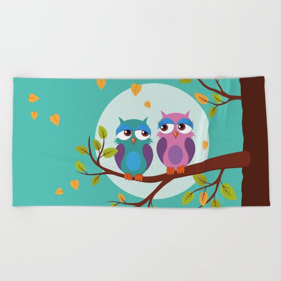 Sleepy owls in love Beach Towel