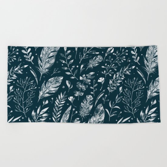 Feathers And Leaves Abstract Pattern Black And White Beach Towel