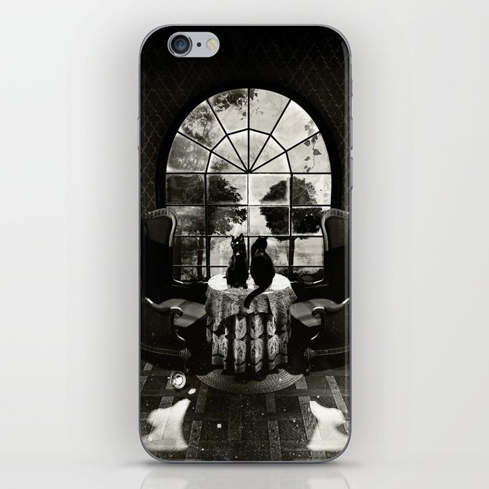 Room Skull B&W iPhone Skin