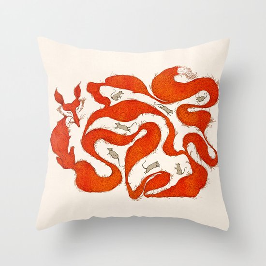 fox tail maze Throw Pillow