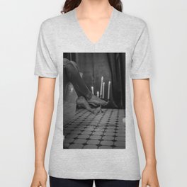 Let it all hang out; female portrait with candles in the bathtub black and white photograph - photography - photographs V Neck T Shirt