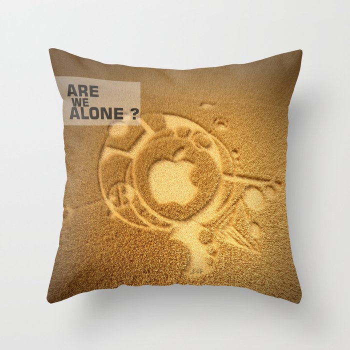 Are we alone ? Throw Pillow