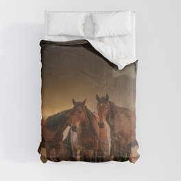 Wild Horses 0770 - Smoky Sunset Backdrop Comforter