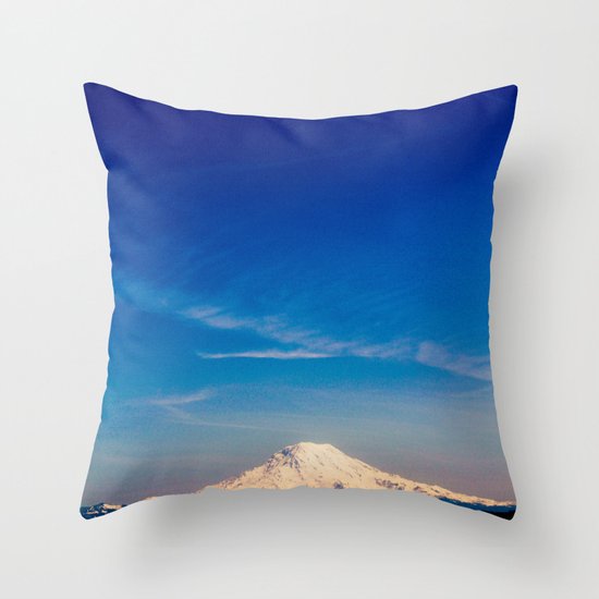 Mt. Rainier . ii Throw Pillow
