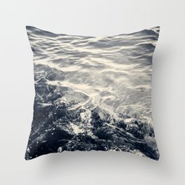 oceánico Throw Pillow