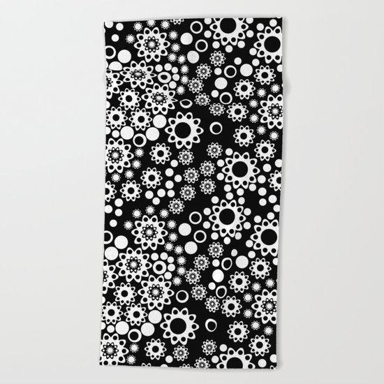 Black / white fishnet Lace pattern Beach Towel