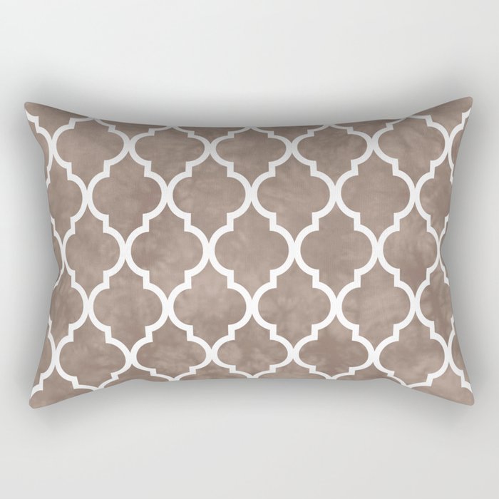 Classic Quatrefoil Lattice Pattern 913 Beige Rectangular Pillow