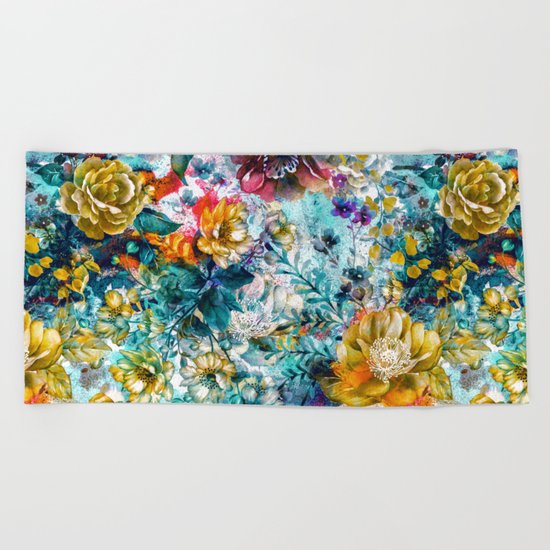 garden in my dream Beach Towel