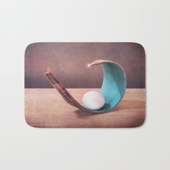 THE WHITE EGG Bath Mat