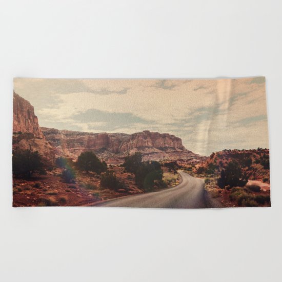 Desert Solitude Beach Towel