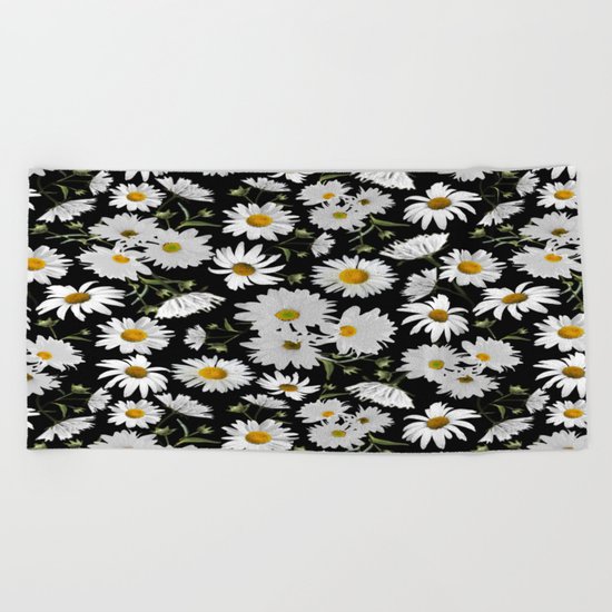 daisy garden Beach Towel