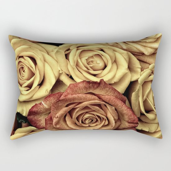 Roses jaunes Rectangular Pillow