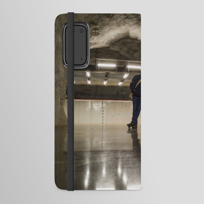 Man in Stockholm subway Android Wallet Case