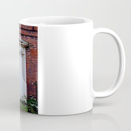 The Lion at No. 8 Mug