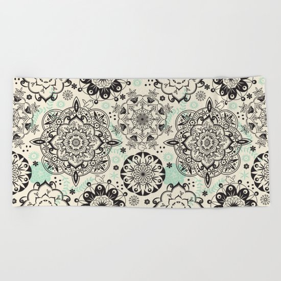 Mandala pattern Beach Towel