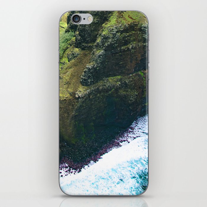 Breathtaking Romantic Tropical Beach With Spectacular Waves iPhone Skin
