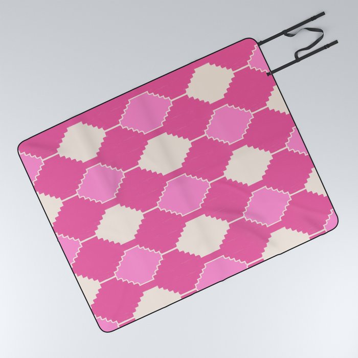 70s Retro Soft Pink Mid-Century Quatrefoil  Picnic Blanket