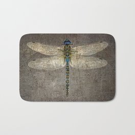 Dragonfly On Distressed Metallic Grey Background Badematte