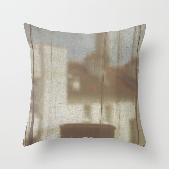 Au Petit Matin Throw Pillow
