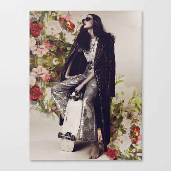 The flowers in her hair Canvas Print