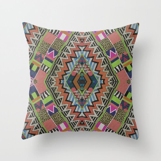 VIBRANT FUCHSIA Throw Pillow