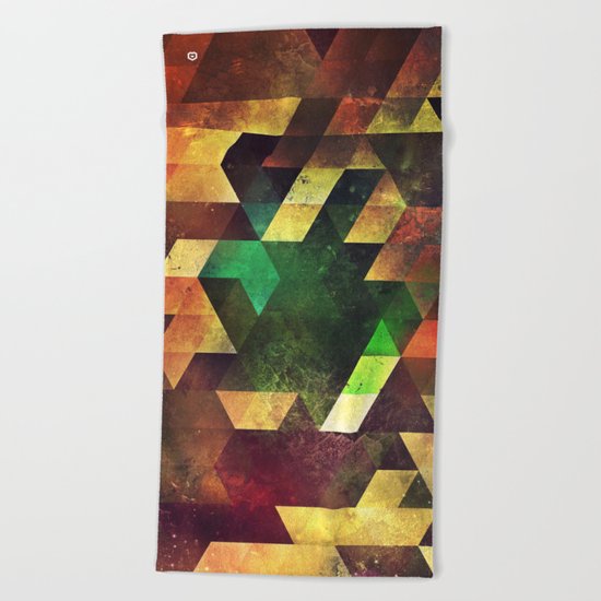 tryxyl mythyd Beach Towel
