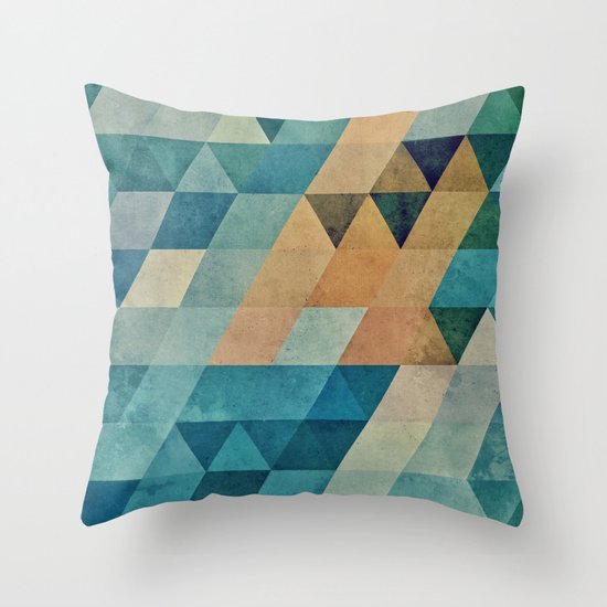 vyntyge pwwdr Throw Pillow