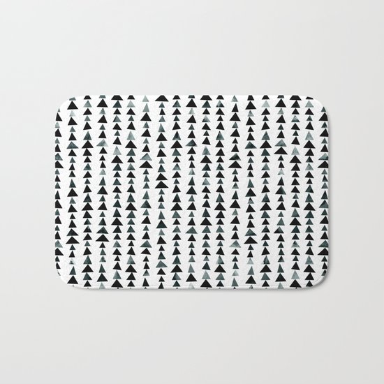 Black Triangles Pattern 02 Bath Mat