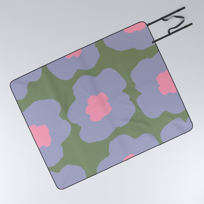 Large Pop-Art Retro Flowers in Very Peri Lavender on Green Background  Picnic Blanket