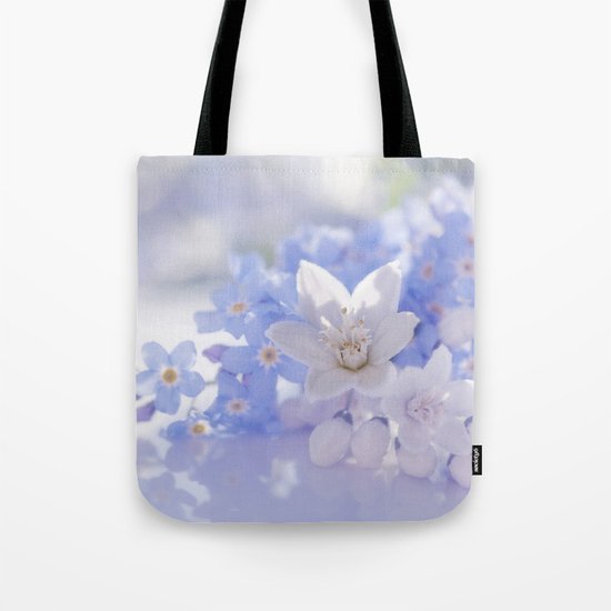 Queen and court- Springflowers in blue and white - Stilllife Tote Bag